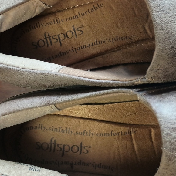 Soft Spots Tan Leather Slip On Shoes  EUC Women`s Size 8 - Picture 6 of 7